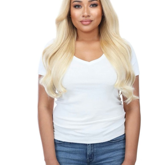 BELLAMI Accessories - Brand NEW 20” BELLAMI Beach Blonde(613) Maxima Hair Extensions 260g